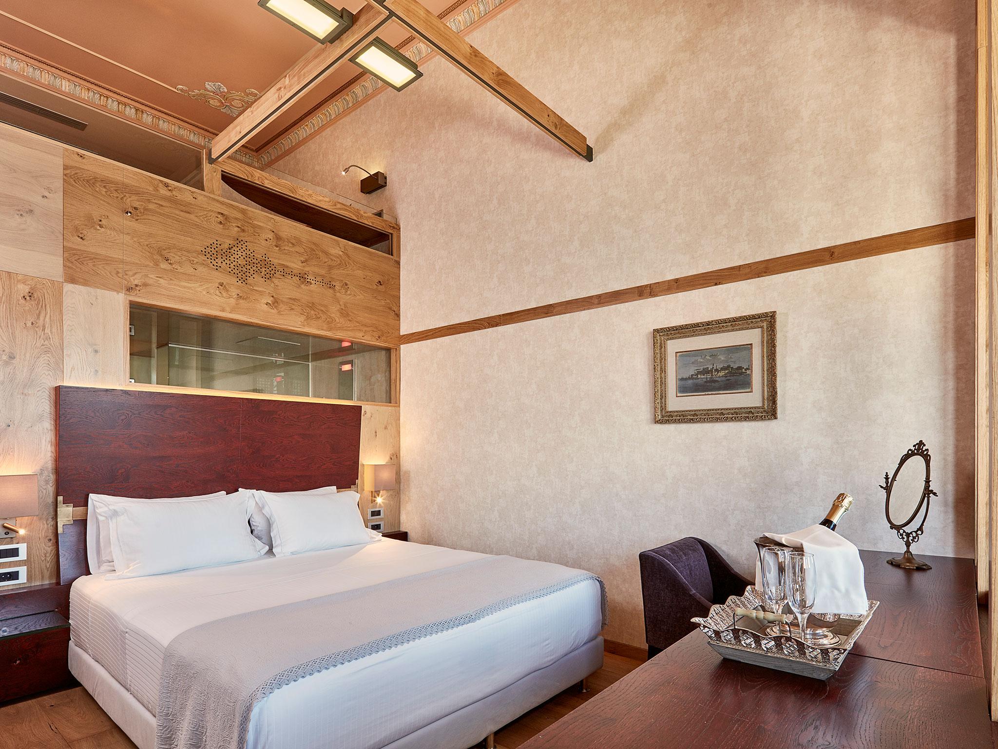Domus Renier Boutique - Historic Worldwide Hotel 5*